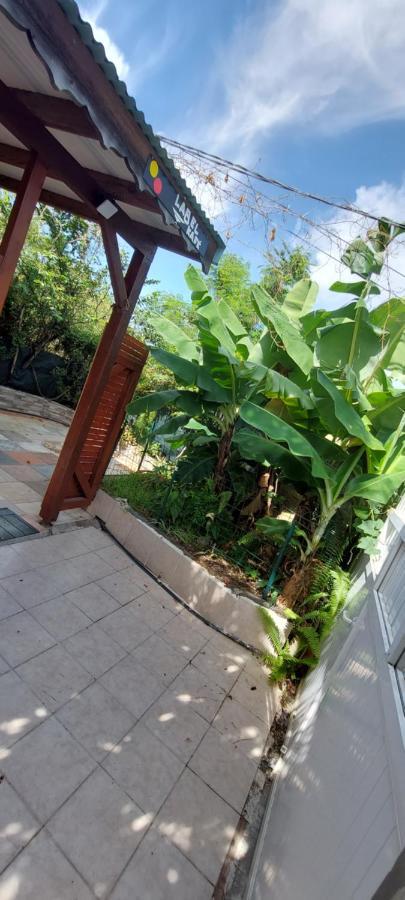 Label Kafe Apartamento Bouillante Exterior foto